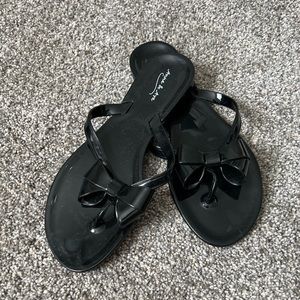 Women’s Pool Sandals Size 9